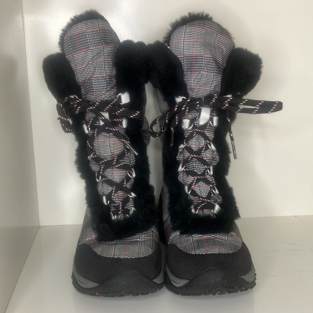 The North Face Nuptse Fur Winter Snow Boot Girls Size 3